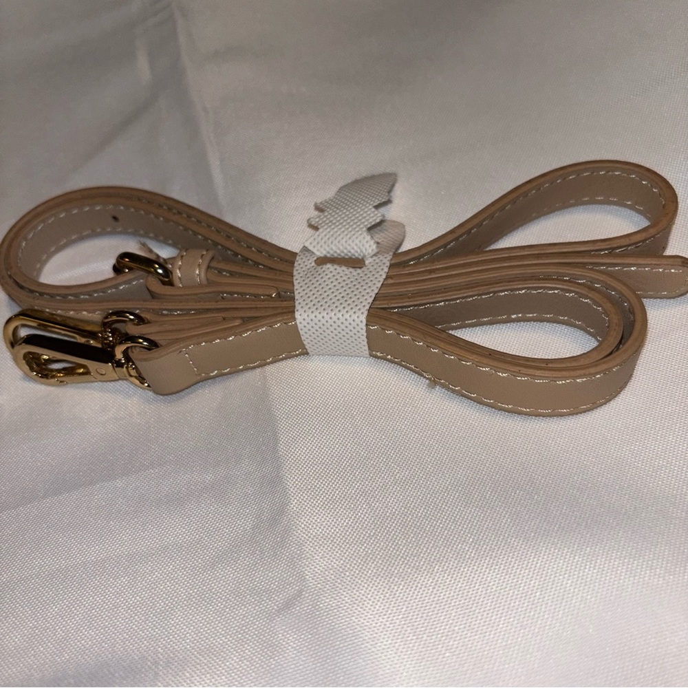 Elegant Tan Leather Belt